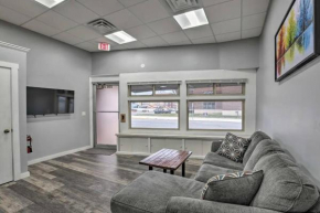 The Pad-Spacious King apartment on main level